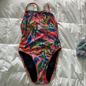 JOLYN DISCONTINUED RARE PRINT SIZE 32